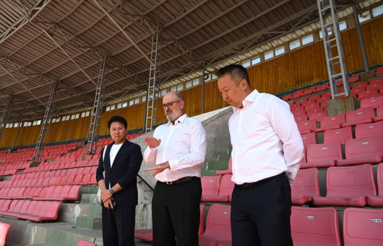 РИЧАРД БРЕСЛИН: Улаанбаатар хотын төв цэнгэлдэх хүрээлэнг бүрэн шинэчлэх шаардлагатай