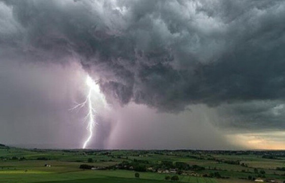 Ойрын өдрүүдэд ихэнх нутгаар дуу цахилгаантай бороо орох тул болзошгүй эрсдэлээс сэргийлэхийг анхааруулж байна