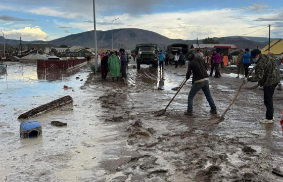 Үерийн дараах хор уршгийг арилгах ажил үргэлжилж байна