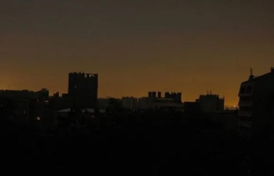 Эквадор даяар эрчим хүч тасарч, 18 сая хүн цахилгаангүй болжээ