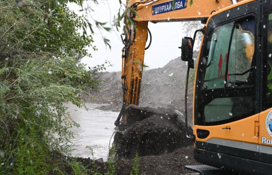 Дунд голын голдирол өөрчилж, гол дотор зөвшөөрөлгүй барьсан даланг буулгалаа