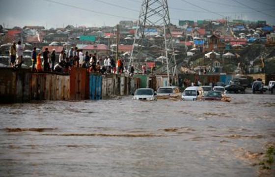 Үерийн эрсдэлтэй бүсэд зөвшөөрөлгүй буусан 407 өрхөд мэдэгдэх хуудас хүргүүллээ