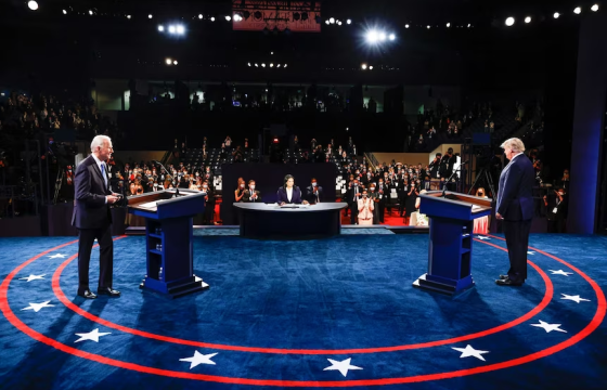 Ж.Байден, Д.Трамп хоёрын халз мэтгэлцээн эхэллээ