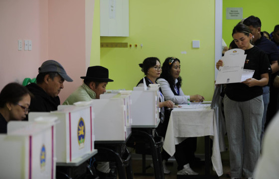 УИХ-ЫН СОНГУУЛЬД 18-19 НАСНЫХАН БОЛОН 70-С ДЭЭШ НАСНЫ ИРГЭД ИДЭВХТЭЙ ОРОЛЦОЖ БАЙНА 