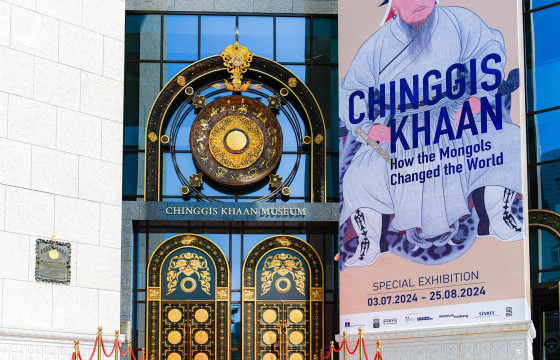 “Чингис хаан: Монголчууд дэлхийг өөрчилсөн нь” үзэсгэлэн нээлтээ хийлээ