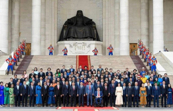 ИРГЭДИЙН АМЬДРАЛААР ЛАЙВДАХ ЯАХ ВЭ, АМЬДРАЛТАЙ ХУУЛЬ САНААЧЛААРАЙ, ГИШҮҮД ЭЭ