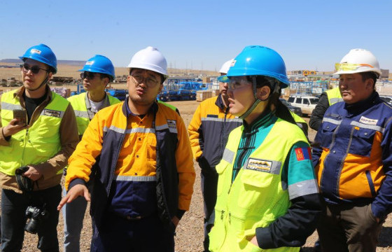 УУЛ УУРХАЙ, ХҮНД ҮЙЛДВЭРИЙН ДЭД САЙД Б.УЯНГА “ЭРДЭНЭС ТАВАНТОЛГОЙ” ХК-ИЙН УУРХАЙД АЖИЛЛАВ