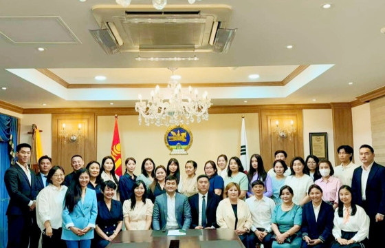 Элчин сайд С.Сүхболд БНСУ дахь Монголчуудын ТББ-ын төлөөллийг хүлээн авч уулзав