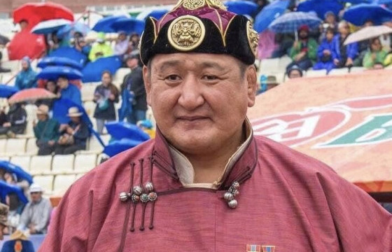 Дархан аварга Г.Өсөхбаяр Хөдөлмөрийн баатар цол хүртэнэ