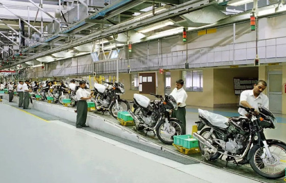 Энэтхэгийн мотоцикл үйлдвэрлэгч компаниуд хэрхэн Хятадын брэндүүдийг гүйцэж, Африкт алдартай болсон бэ