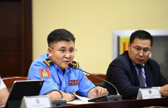 300 метр далан босгож, усанд боогдсон 20 иргэнийг аюулгүй бүсэд зөөвөрлөн гаргалаа