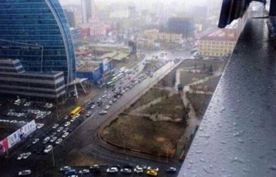 ЦАГ АГААР: Улаанбаатарт дуу, цахилгаантай бороо орно