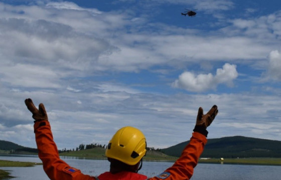 Нисдэг тэргээр уснаас аврах ажиллагааны дадлага сургуулилт Хөвсгөл нуурт боллоо