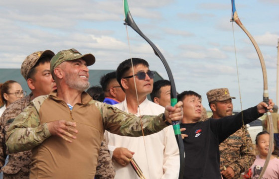 Эх орныхоо соёл уламжлалыг дайчин нөхдөдөө сурталчиллаа