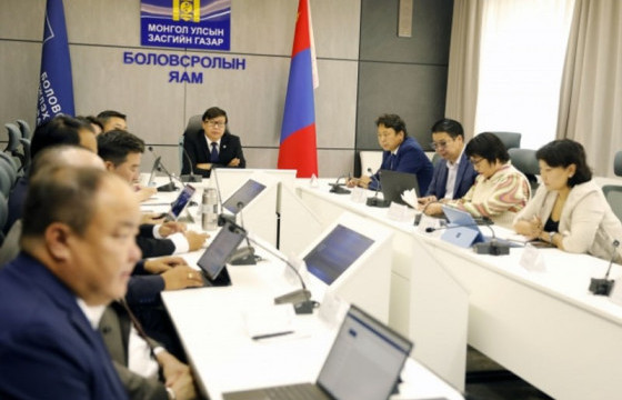 Энэ хичээлийн жилээс 44-өөс дээш сурагчтай 1, 2 дугаар ангид туслах багш ажиллана