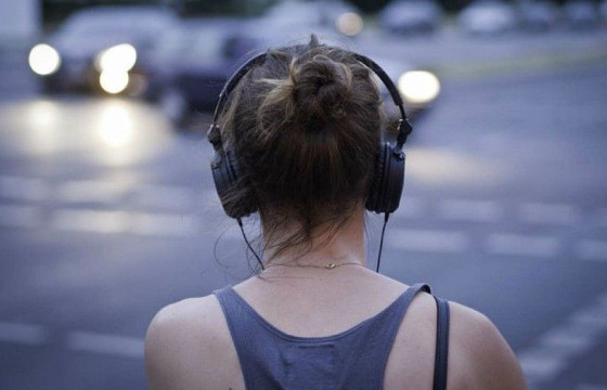 Чихэвчтэй чихгүй толгойнууд