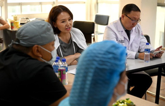 Л.ХОСБАЯР: Эрүүл мэндийн байгууллагуудын үйлчилгээ, чанар хүртээмжийг сайжруулна