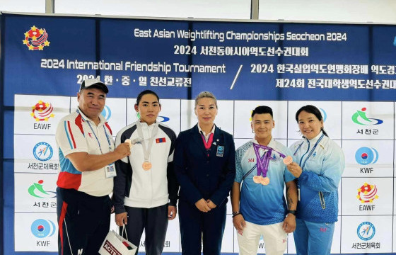 Ө.Чагнаадорж, М.Мөнхзаяа нар  Зүүн Азийн аваргаас хүрэл медаль хүртлээ