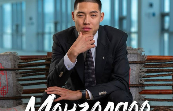 Ерөнхий сайд Л.Оюун-Эрдэнийн зөвлөх Б.Гантулга буюу Сексцагаанбогд гэж хэн бэ