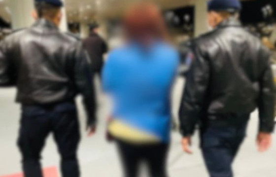 “Виз гаргаж өгнө” хэмээн иргэдийг залилж, их хэмжээний хохирол учруулсан С-г Турк Улсаас албадан авчирчээ 