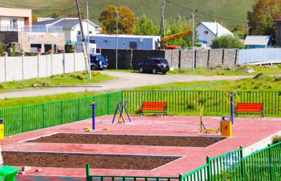 Бичил цэцэрлэгт хүрээлэн байгууллаа