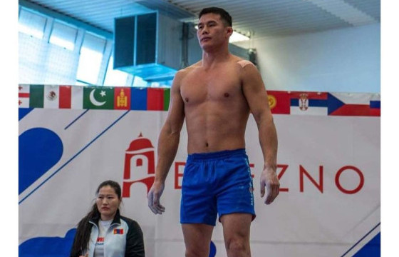 Ц.Өнөрбат нүүдэлчдийн их наадмын алтан медалийн төлөө өрсөлдөнө