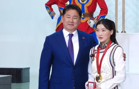 Олимп, паралимпын тамирчид, дасгалжуулагчдыг төрийн одон, медалиар шагнав