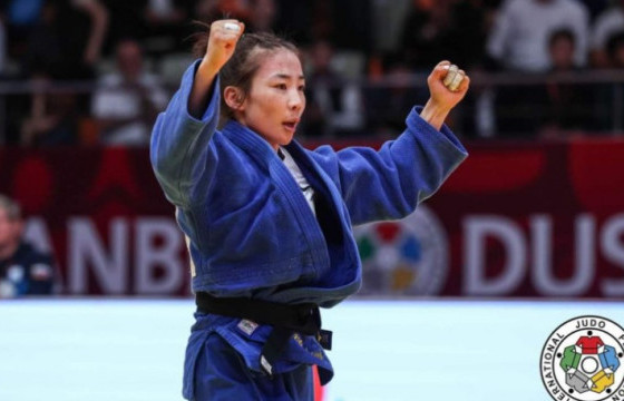 Б.Баасанхүү, Ц.Баттулга нарыг Гавьяат тамирчин цолоор шагналаа