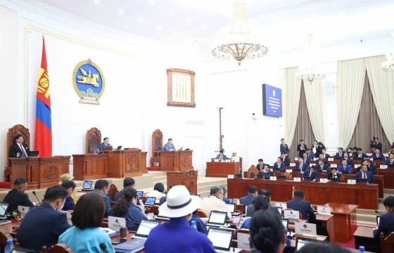 Байнгын ажиллагаатай парламент байгуулагдсаны 34 жилийн ойн өдөр тохиож байна