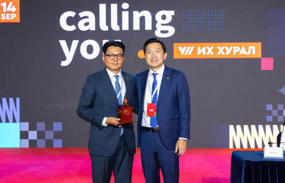 Н.Учрал: Социал демократ Монголын Залуучуудын холбооны Ерөнхийлөгчийн үүрэгт ажлаа Б.Пүрэвдагвад хүлээлгэн өглөө