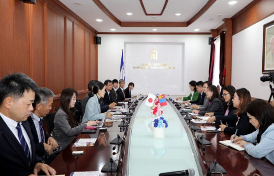 Монгол хүний нийгмийн баталгаа, хөдөлмөрлөх эрх ашгийг нэн тэргүүнд тавина