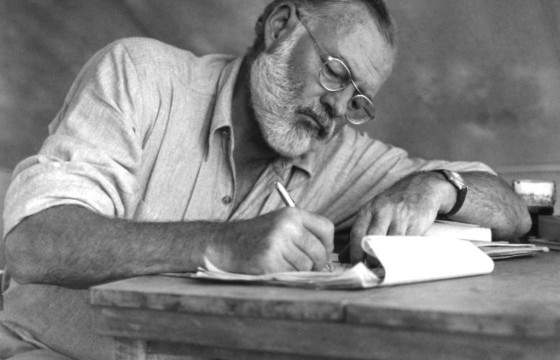 ЭРНЕСТ ХЭМИНГУЭЙ: ЧИН СЭТГЭЛЭЭСЭЭ ХАЙРЛАСАН ХҮН Л САЙН ЗОХИОЛ БИЧДЭГ