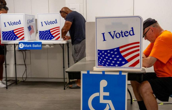 АНУ-ын Ерөнхийлөгчийн сонгуулийн урьдчилсан санал хураалт эхлэв