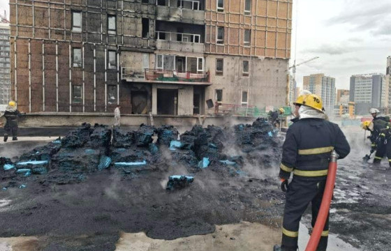 Баригдаж байсан барилгын дээвэрт гал гарсныг унтраажээ