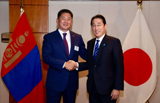Ерөнхийлөгч У.Хүрэлсүх, Японы Улсын Ерөнхий сайд Фүмио Кишида нар “Чингис хаан” нисэх буудлыг өргөтгөх талаар ярилцлаа 