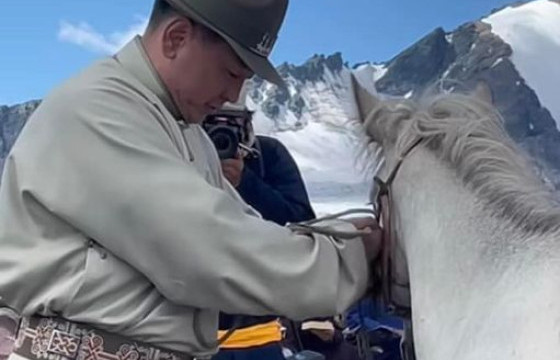 ЕРӨНХИЙЛӨГЧИЙН СЭТЭРЛЭСЭН МОРИЙГ ХУЛГАЙЛСАН ЭТГЭЭДЭД 1.6 ЖИЛИЙН ЗОРЧИХ ЭРХИЙГ ХЯЗГААРЛАХ ЯЛ ОНООЖЭЭ