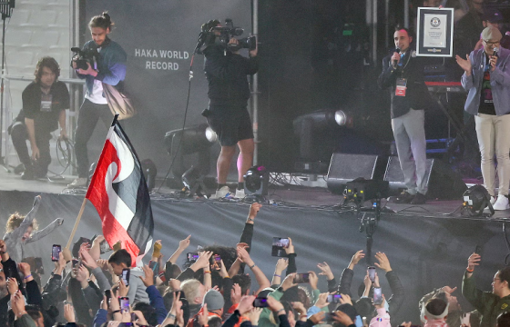 Шинэ Зеландад 6500 гаруй хүн нэгэн зэрэг хака бүжиглэж, дэлхийн дээд амжилт тогтоов