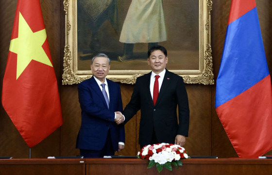 Монгол Улсын Ерөнхийлөгч У.Хүрэлсүх, БНСВУ-ын Ерөнхийлөгч То Лам нар албан ёсны хэлэлцээ хийлээ