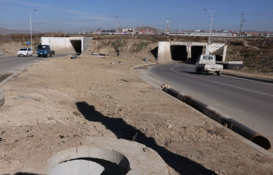 Тахилтын нүхэн гарцад 450 метр ус зайлуулах шугам угсарлаа