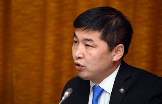 О.БААСАНХҮҮ: Парламентад суусан гишүүдийн бузар булхай хэрээс хэтэрсэн