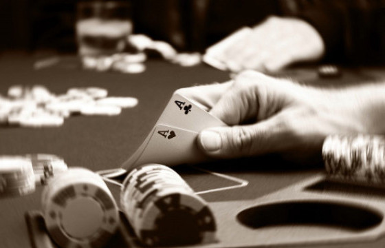 Цахим мөрийтэй тоглоом тоглож, их хэмжээний мөнгө алдсан 27 настай эрэгтэй амиа хорложээ 