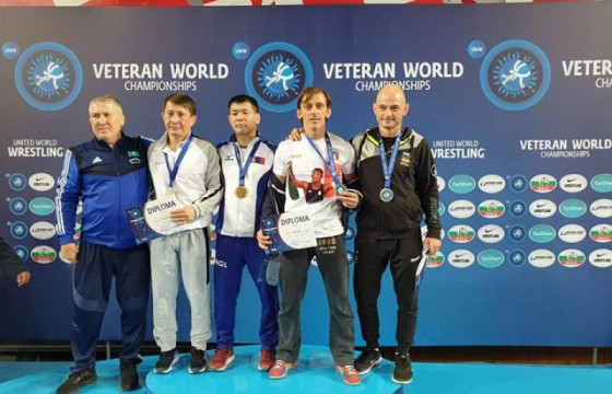 Н.Баатар, А.Алтанхуяг нар “Мастерс”-ын дэлхийн аварга болжээ