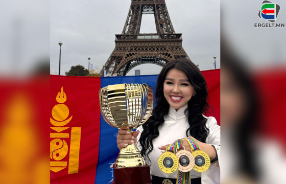 НҮҮР БУДАГЧ Ц.АРИУНЗАЯА ДЭЛХИЙН ГОО САЙХНЫ ТЭМЦЭЭНЭЭС АЛТАН ЦОМ ХҮРТЛЭЭ