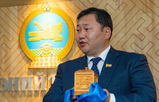  СОНГИНОХАЙРХАН ДҮҮРГИЙН ЗАСАГ ДАРГААР Б.ХУЯГБААТАРЫГ ДАХИН ТОМИЛОХ УУ