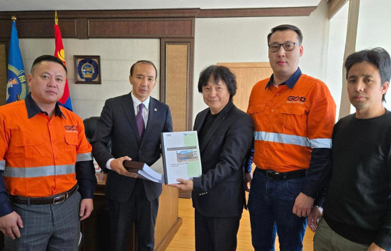 Баянхонгор-Шинэжинст чиглэлийн автозамын ТЭЗҮ-ийг хүлээлгэн өглөө