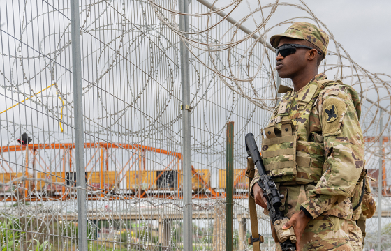 АНУ Үндэсний гвардын цэргүүдийг хамгаалалтад гаргажээ