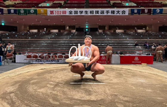  Т.Бөхчулуун японы оюутны сүмо бөхийн ёкозүно боллоо