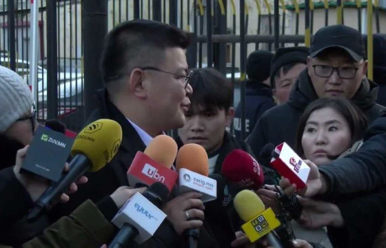 СЭТГҮҮЛЧ Н.ӨНӨРЦЭЦЭГИЙН ӨМГӨӨЛӨГЧ П.ЭРХЭМБАЯР: Шүүх хуралдаан завсарласан. Тогтоох хэсгээ нээлттэй явуулна