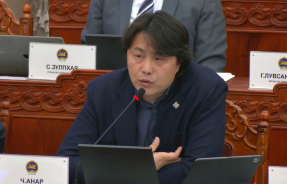 Ч.АНАР: Улсын төсөв гэж дэлхий дээр тахиа зардаг жижиг компанийн орлогыг хуваах гээд хамаг ухаантай гэснээ суулгачихаад муудалцаад байна