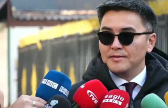 Ч.ЛОДОЙСАМБУУ: Ч.Өнөрцэцэг сэтгүүлчийн шүүх хурал хаан засаглалын шүүх хурал боллоо